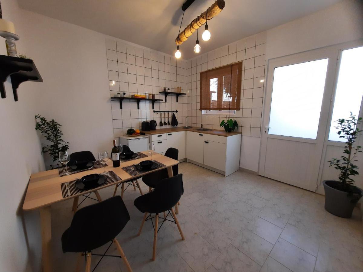 Elia Boutique Studios Kalithies Luaran gambar